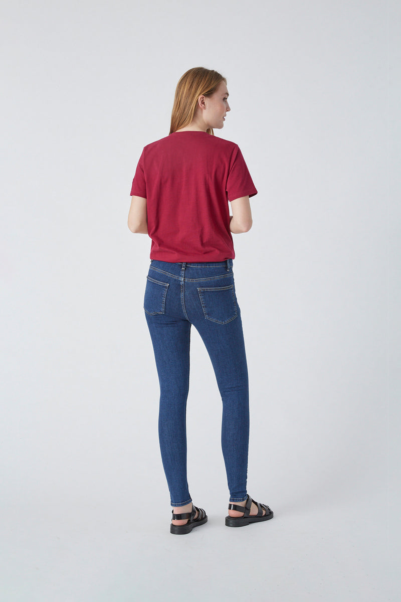 MILK Copenhagen Elima T-shirt T-shirts - Woman Cherry Red/Embroidery